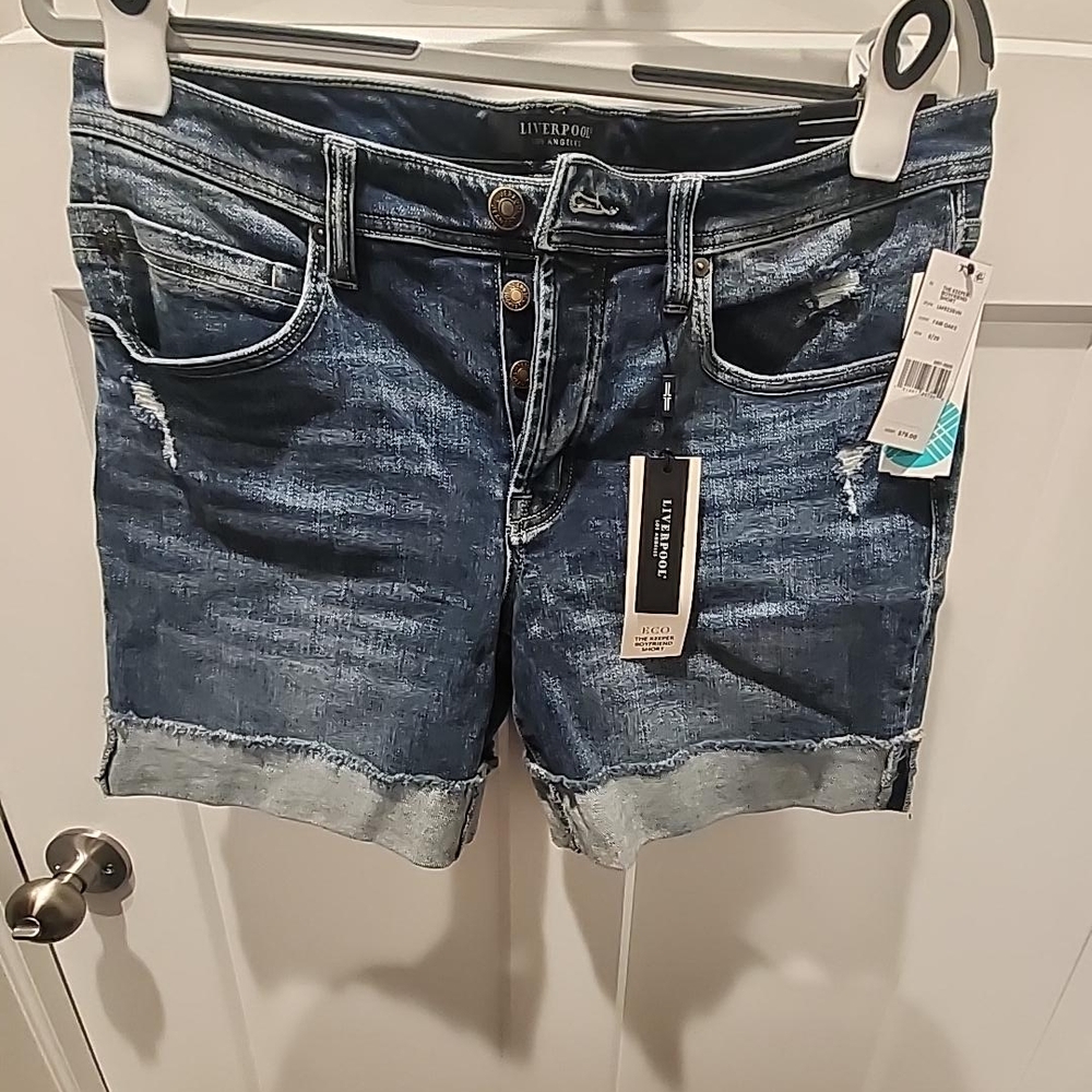 NWT Liverpool The Keeper Boyfriend Denim Shorts 8/29